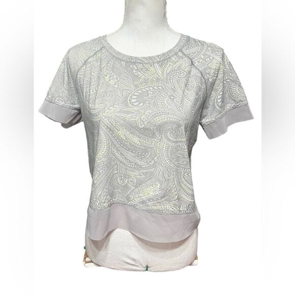 Lululemon Stripe In Stride crop paisley tee size 8? - Picture 1 of 6